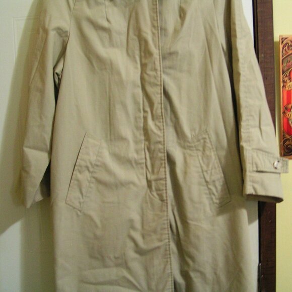 TAN TRENCH COAT L - Picture 2 of 4